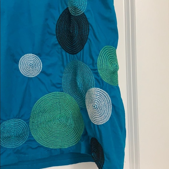 Ladies mid length skirt - Picture 2 of 5